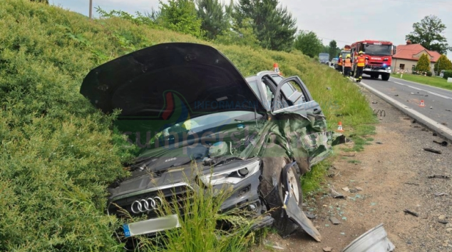 Nehoda tří vozidel v Chromči