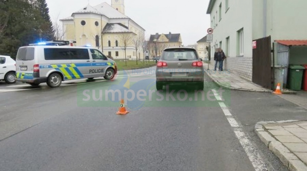 V Jeseníku se řidič spletl při odbočování