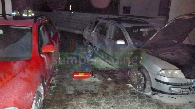 V Mohelnici hořela dvě osobní auta