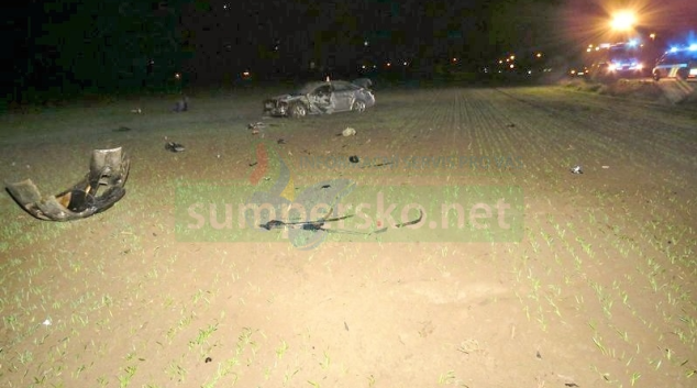 Audi skončilo v poli nedaleko Sudkova