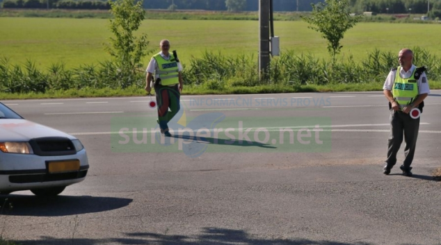 Muž se posilnil alkoholem a usednul za volant