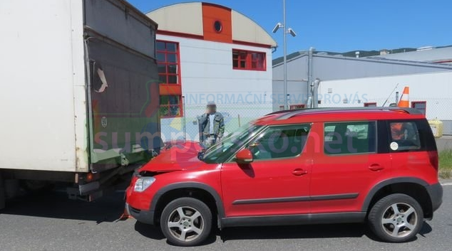 Řidič v Jeseníku doplatil na nepozornost