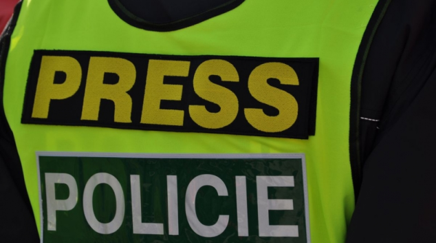 Nožem dělal do nádrží díry