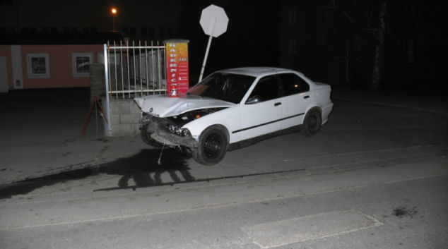 S amfetaminem v krvi ujížděl před policií