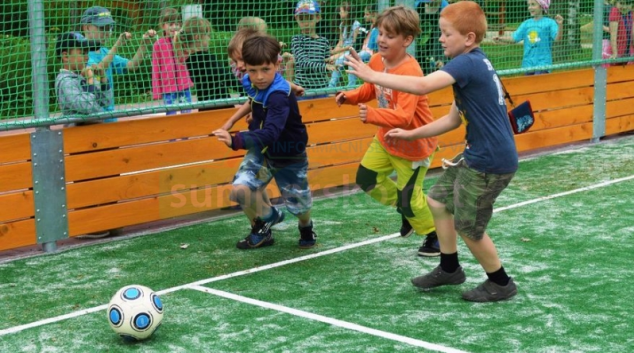 Děti v Postřelmově mají novou hrací plochu