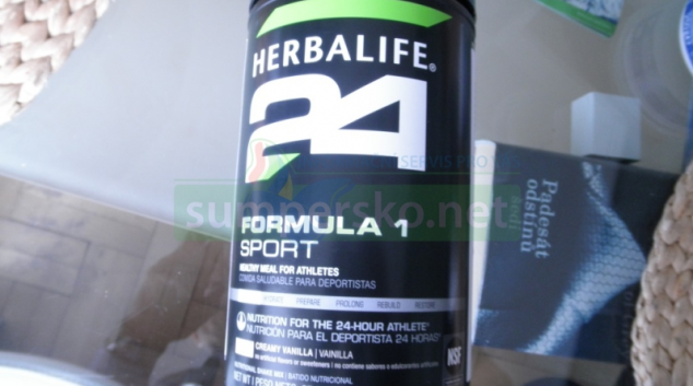 Koktejlová směs Herbalife klamala