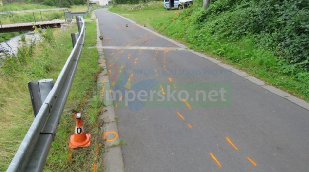 Zloděj ukradl auto v Jeseníku a posléze naboural ve Vápenné