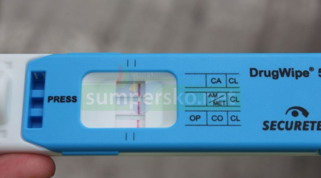 Motocyklista pod vlivem drog ujížděl policistům na Jesenicku