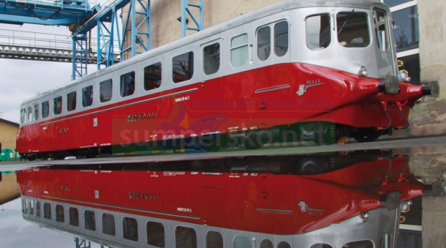 Na zamykání točny v Olomouci dorazí i legendární motorový vůz „Stříbrný šíp“