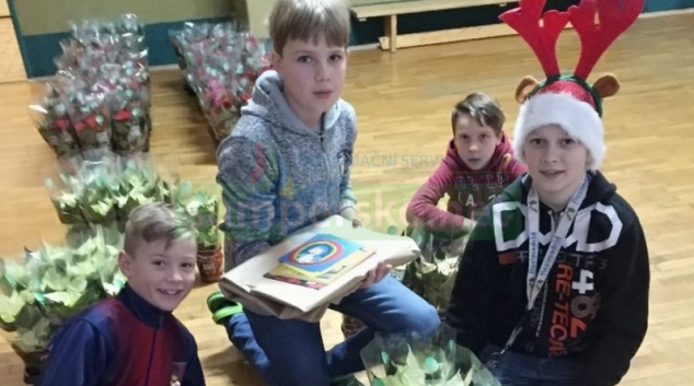 Díky „Vánoční hvězdě“ pomáhají děti dětem