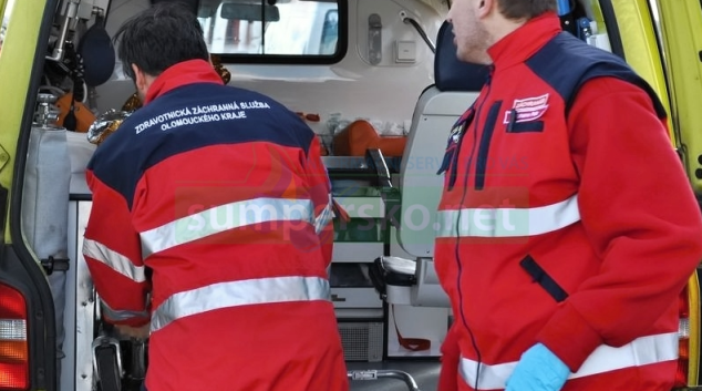 Zdravotníci v kraji čelili během víkendu také útokům opilých agresorů