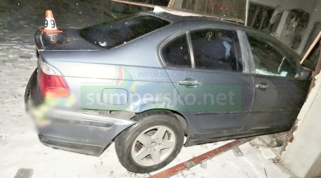 Řidič, který vypil pět „dvanáctek“, havaroval ve Svébohově