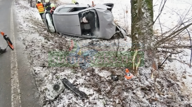 Zranění dvou osob si vyžádala dopravní nehoda v Branné