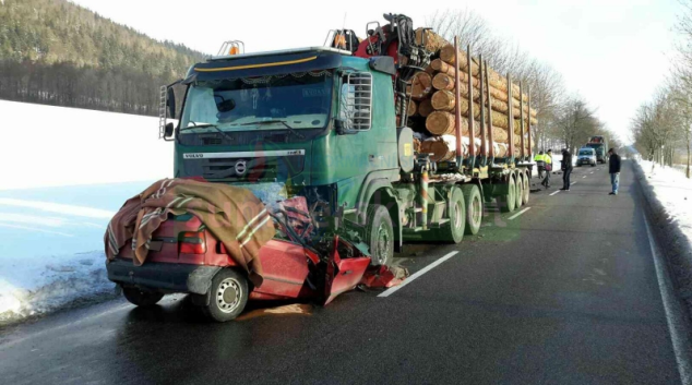 U tragické dopravní nehody na Šumpersku zasahovali hasiči ze dvou krajů