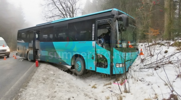 Na Zlatohorsku havaroval autobus