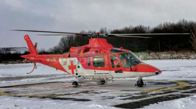 Pro zraněnou lyžařku letěl záchranářský vrtulník
