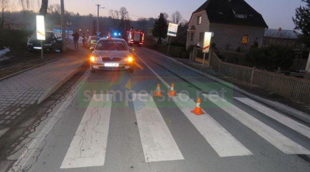 Řidič srazil chodkyni na přechodu v Mikulovicích