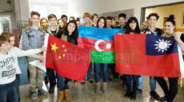 Studenti z Číny, Taiwanu a Ázerbájdžánu navštívili základní školu v Šumperku
