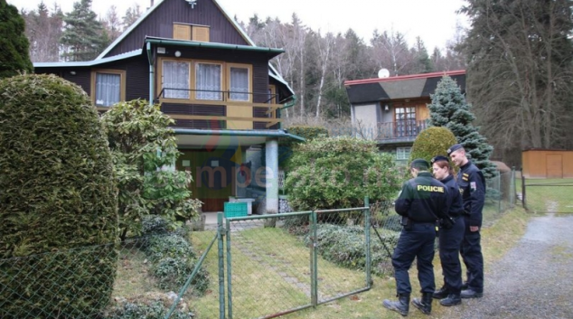 Policie zkontrolovala sto chat