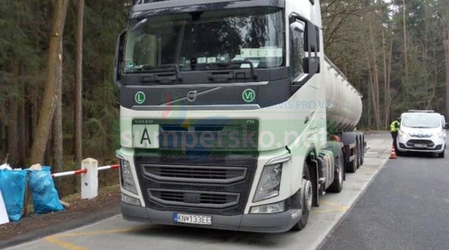 Při akci Cisterna celníci zkontrolovali přes tisíc aut