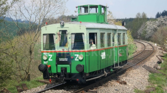 Velikonoční jízdy historickými motoráky Věž a Hurvínek