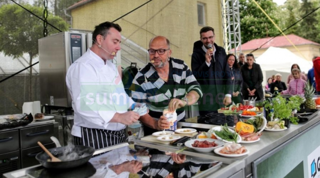 Stovka vystavovatelů, šéf Pohlreich, michelinský kuchař Kašpárek i foodblogerka Kamu