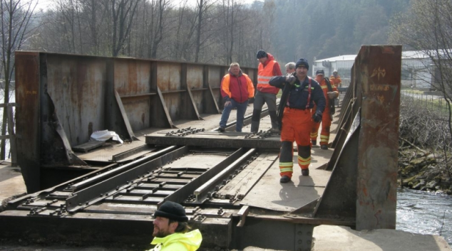 FOTO: Odklízení následků páteční nehody v Bohdíkově