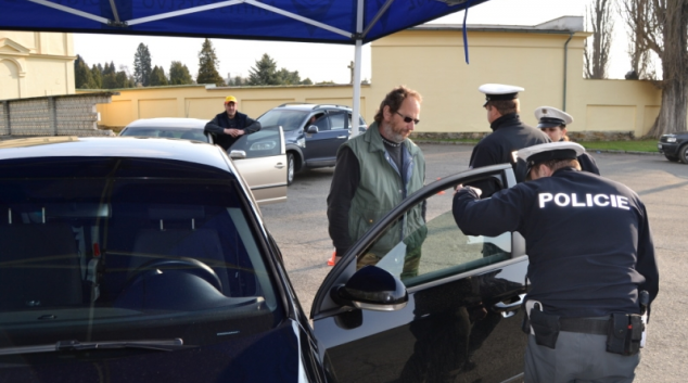 150 řidičů si nechalo změřit propustnost automobilových skel