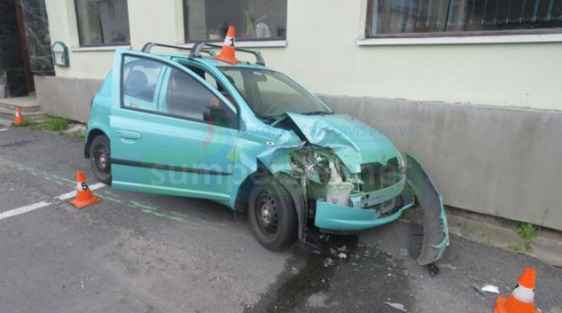 Unavení a nepozorní řidiči bourali na Jesenicku