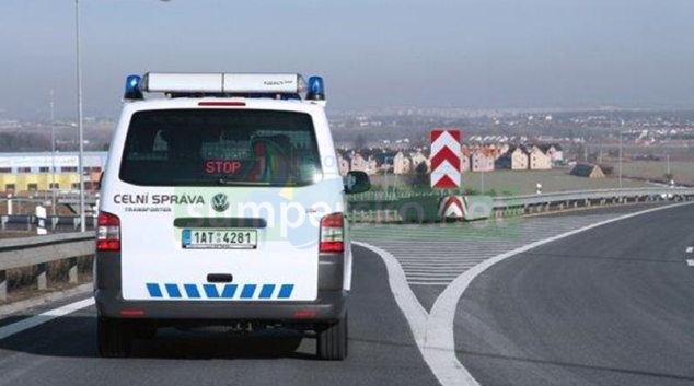 Celníci vybrali na dálnicích od řidičů pokuty za stovky tisíc