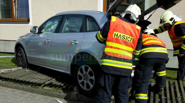 Hasiči zasahovali u dopravní nehody v Postřelmově