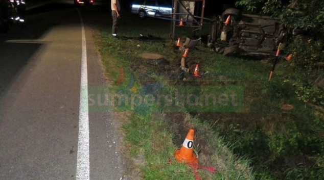 Opilý řidič nezvládl v Mikulovicích průjezd zatáčkou