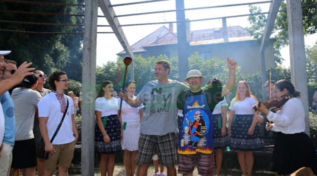 FOTO: Kulinářský festival „Roztančené kotlíky" roztančil i soutěžící