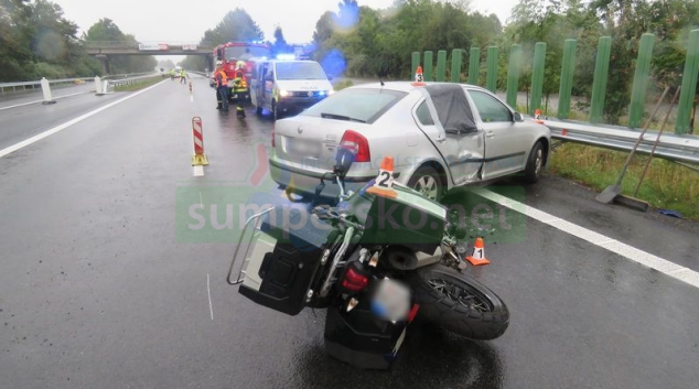 Osobní vozidlo na D35 srazilo motorkáře