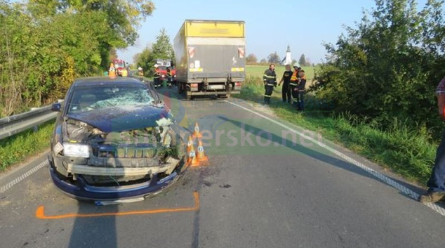 Průjezd ostrou zatáčkou skončil kolizí