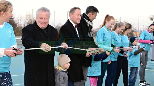 FOTO: U zábřežské Základní školy Boženy Němcové vyrostlo moderní školní hřiště