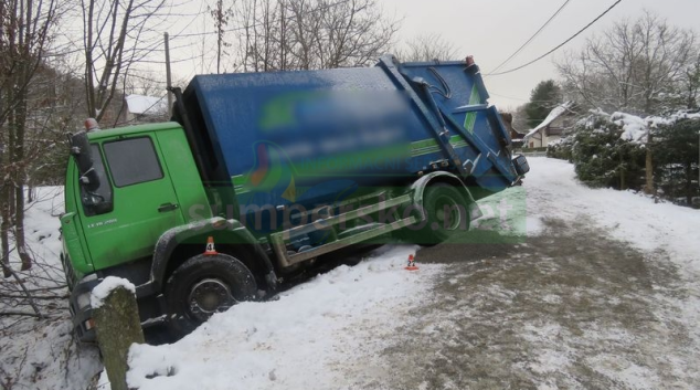 Popelářský vůz havaroval v Bratrušově