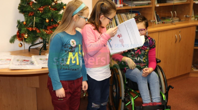 Hasiči Olomouckého kraje připravili publikaci pro slabozraké a nevidomé děti