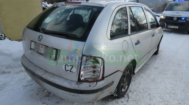 Při couvání se vozidlo stalo neovladatelné