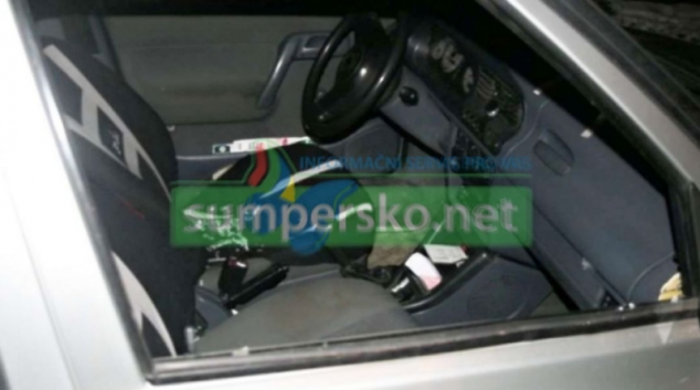 V Šumperku se vykrádají zaparkovaná auta