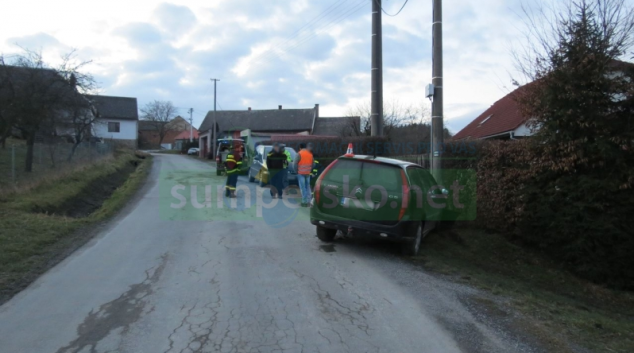 Nepozornost za volantem v Líšnici skončila nehodou