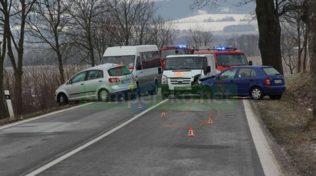 AKTUALIZOVÁNO! Na Šumpersku se staly na stejném místě dvě dopravní nehody