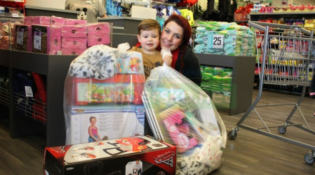 Soutěživá maminka obdarovala dětské oddělení šumperské nemocnice