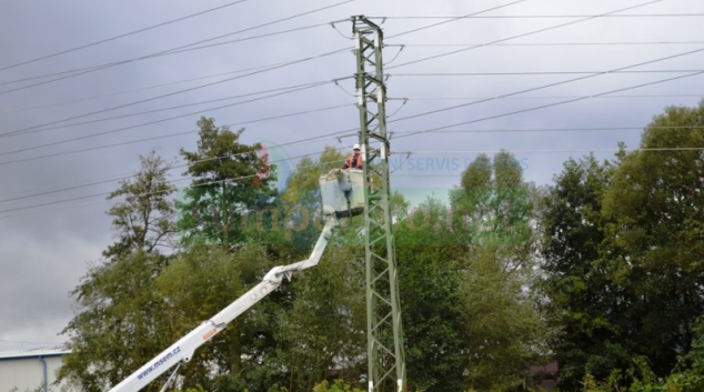 Energetická společnost zdvojila vedení vysokého napětí pro šumperskou průmyslovou zónu