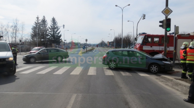 Řidič na křižovatce v Šumperku zřejmě přehlédl vozidlo