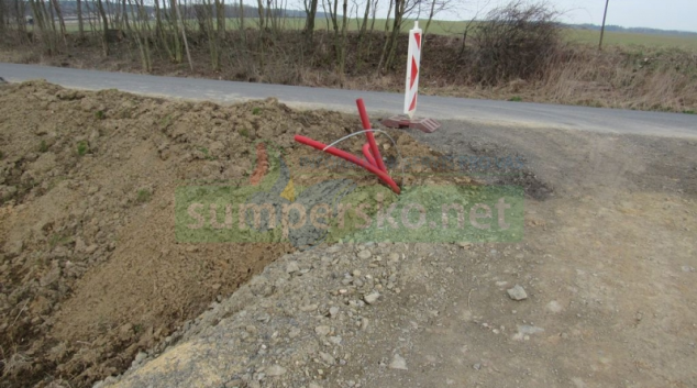 Zloděj na Mohelnicku ukradl již uložený kabel