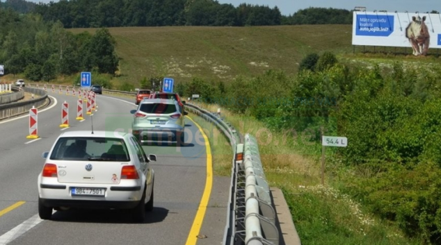 Kolem dálnic zmizelo 450 reklamních zařízení