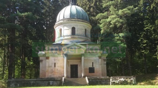 Obec Sobotín zpřístupní na pár hodin mauzoleum rodiny Kleinů