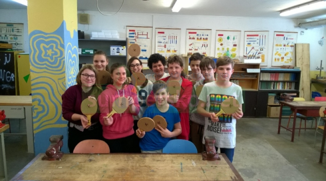 FOTO. Na „Pětce“ žáci aktivně tráví velkou přestávku