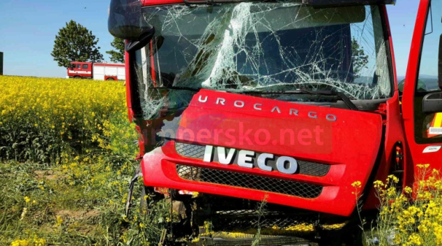 Hasiči vyprošťovali na Mohelnicku spolujezdce z kamionu